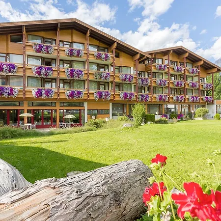 Hotel Alpenland 4*